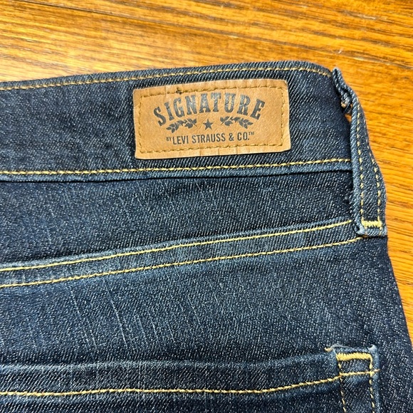 Signature by Levi Strauss & Co. Women's Dark Wash Boot Cut Jeans - Picture 6 of 6